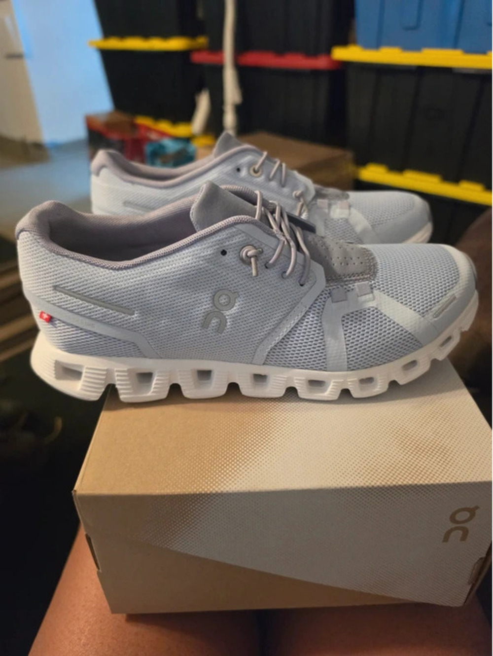 On Cloud 5 women's sneakers sz 8